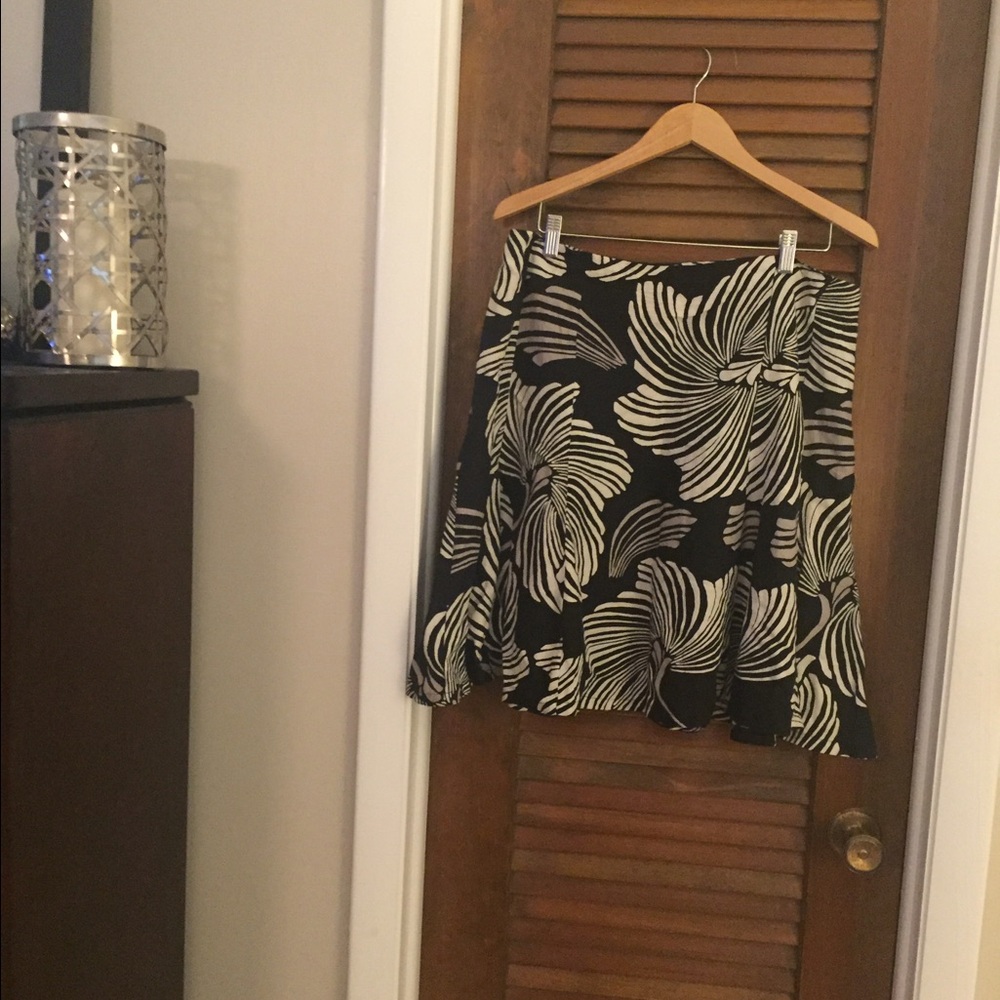 New York & Co Black/cream A-line skirt - Picture 2 of 3